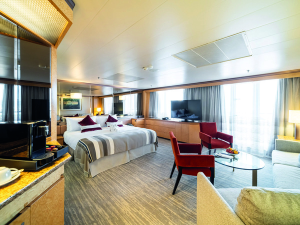 Ambassador Cruise Line Renaissance Suite 2 ©Ambassador Cruise Line.jpg